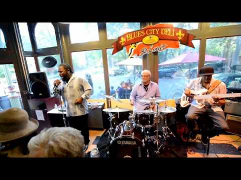 Marquise Knox Band At The Blues City Deli - I Be's Troubled / Mojo Workin'