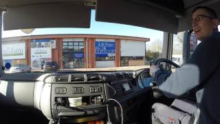 Download lagu Trucker Jay in the UK: S3E13 mp3