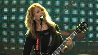 HEART 'Fanatic' - Nancy Wilson (outstanding guitar stage presence)