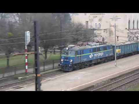 EU07 1511 towarowy mknie przez Aleksandrów Kujawski