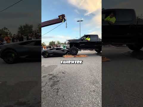 Lamborghini übersehen - Totalschaden