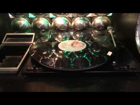 Soundesign Disco-Tek Turntable Radio 8 Track Disco Ball Light Show Vintage Hi-Fi