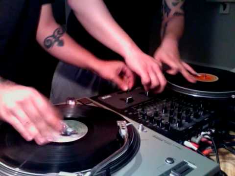 DJ DECEPTION DJ COSTIK SCRATCH PRACTICE