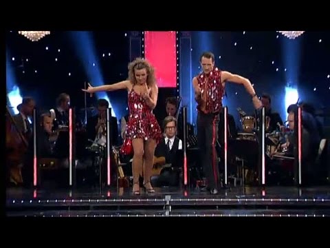 Claudia Galli och Tobias Wallin - samba - Let’s Dance (TV4)