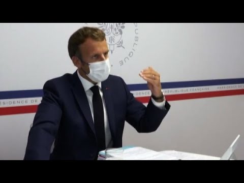 Macron non ci sta: "Green pass? Non avevamo altra scelta"