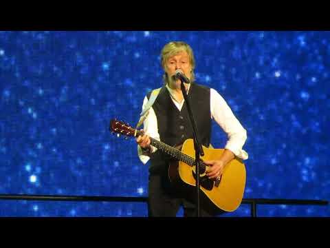 Blackbird - Paul McCartney (Montreal 2025 1st night)