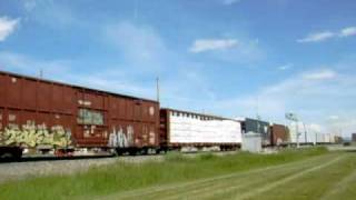 preview picture of video 'BNSF-Santa Fe SD40-2's!!'
