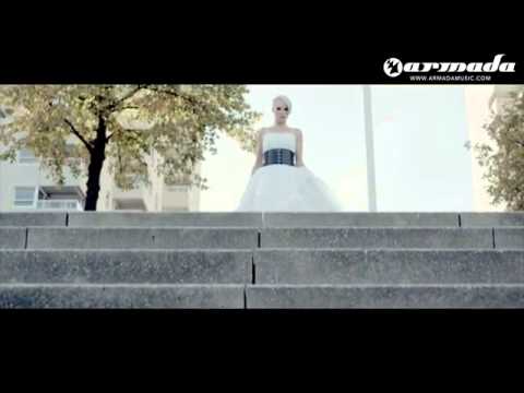 Dash feat Emma Hewitt Waiting Official Music Video) のサムネイル