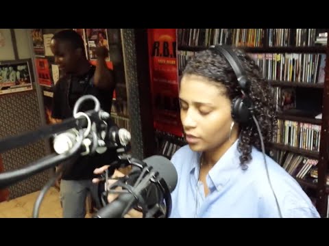 Meryl, Specta et Def J freestyle à la Radio ( Hot frekency sur RBR )