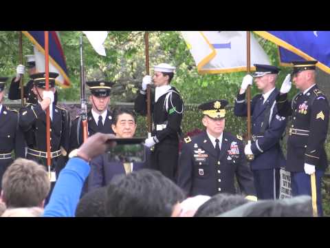 Primeiro-ministro japonês no Cemitério Nacional de Arlington