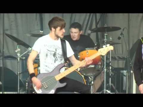 CROSS DAMAGE-Never Agreed Live @ Vieilles Charrues 2011