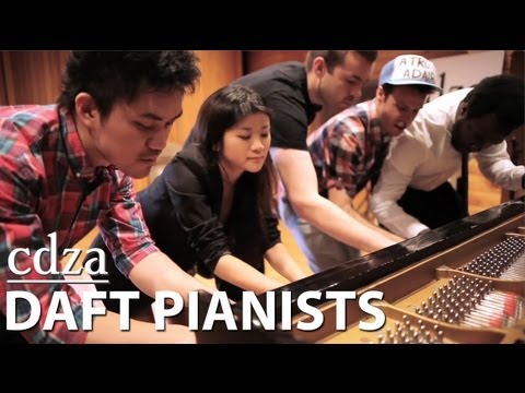 Un Bello Tema Musical Es El Resultado De 5 Músicos Tocando Un Piano