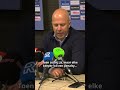 Slot reageert op de misser van Santiago Gimenez ? Ben jij een voorstander van een panenka-penalty? ?