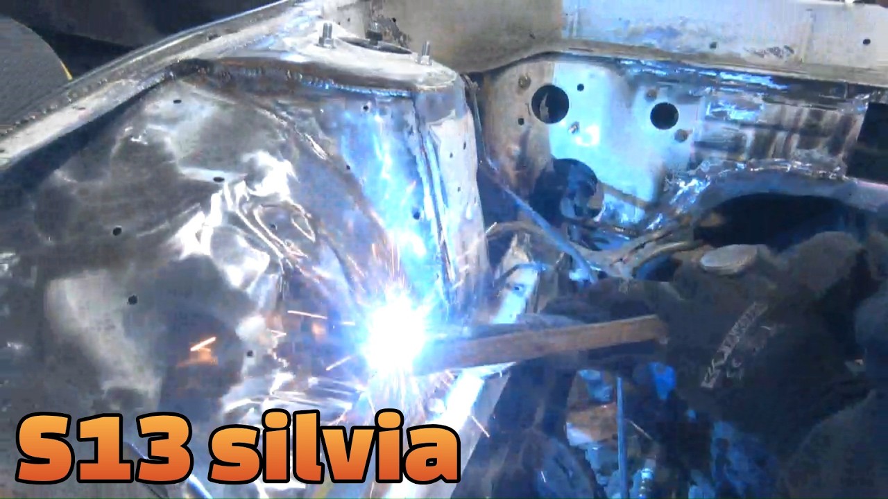 S13シルビア　エンジンルームを作成