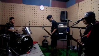 Download lagu HeyFriday - Jadilah Pemberani (Blingsatan) mp3 Download lagu HeyFriday - Jadilah Pemberani (Blingsatan) mp3