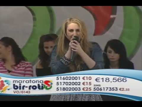 Lyndsay Pace   Zip It Up   Maratona bir Roti 2011