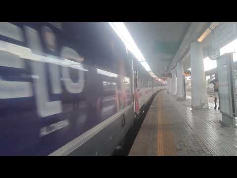 IC 641 Milano Centrale Ventimiglia in partenza dalla stazione di Savona 