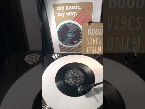 Herman’s Hermits- I’m Into Something Good ( Vinyl 45 ) From 1964 .