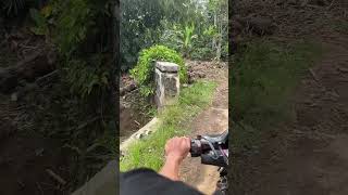 Download lagu Kang fais terjun#shorts mp3