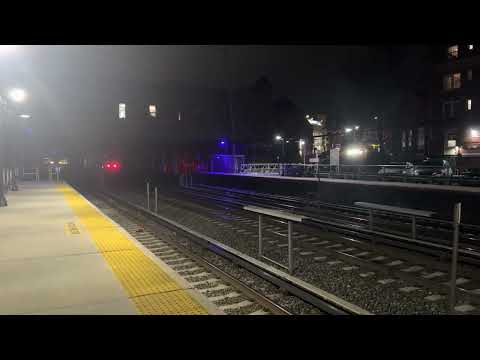 Eastbound DM30AC+C3 & M7 bypassing Kew Gardens