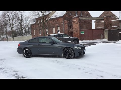 BMW M4 F82 Snow Drifts and Donuts |
