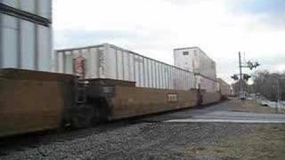 preview picture of video 'Norfolk Southern NS 242 Intermodal Train at Norcross, GA'