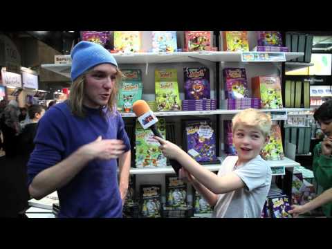 Sean jase avec l'auteur et illustrateur Alex A.