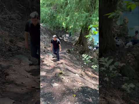 Caminando a orillas del Río Azul Jacaltenango Huehuetenango.