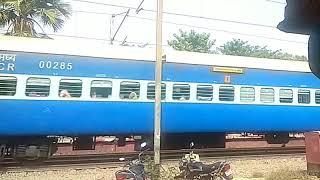 preview picture of video 'Fastest Passing Over Banahi Stn.12142 PPTA - LTT Superfast Express'