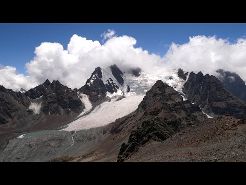 Bolivien. Bolivia. Cordillera Real. Trek from Sorata to Alto Milluni. Pico Austria.
