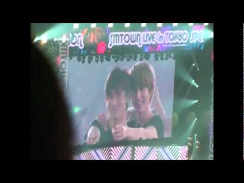 [fancam] 110904 SM Town in Tokyo ending - Changmin kisses Kyuhyun