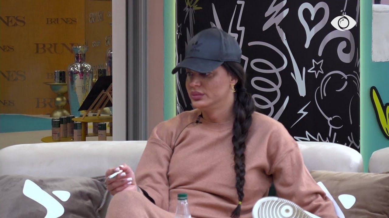 Gerta vuan për pushtet, Rozana për vëmendje/ Amber bisedon me Petron