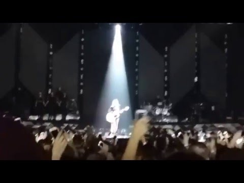 Ellie Goulding - Devotion LIVE (Prague, 30.1.2016)