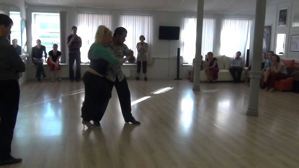 Ezequel Gomez y Elvira Malishevskaya. Резюме.