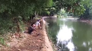 Sensasi Memancing di Danau Hutan Kota Srengseng