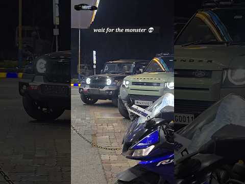 Defender vs Thar Roxx Road Presence 🔥🔥💀 #trending #carspotting #suv #viralvideo
