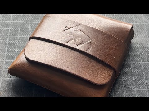 Making a leather cardholder handmade in Germany