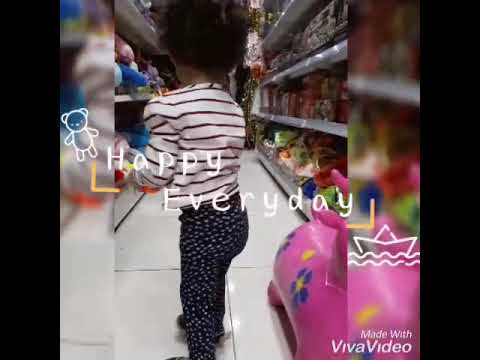 Raheemah's vlog ( choosing her new toys)