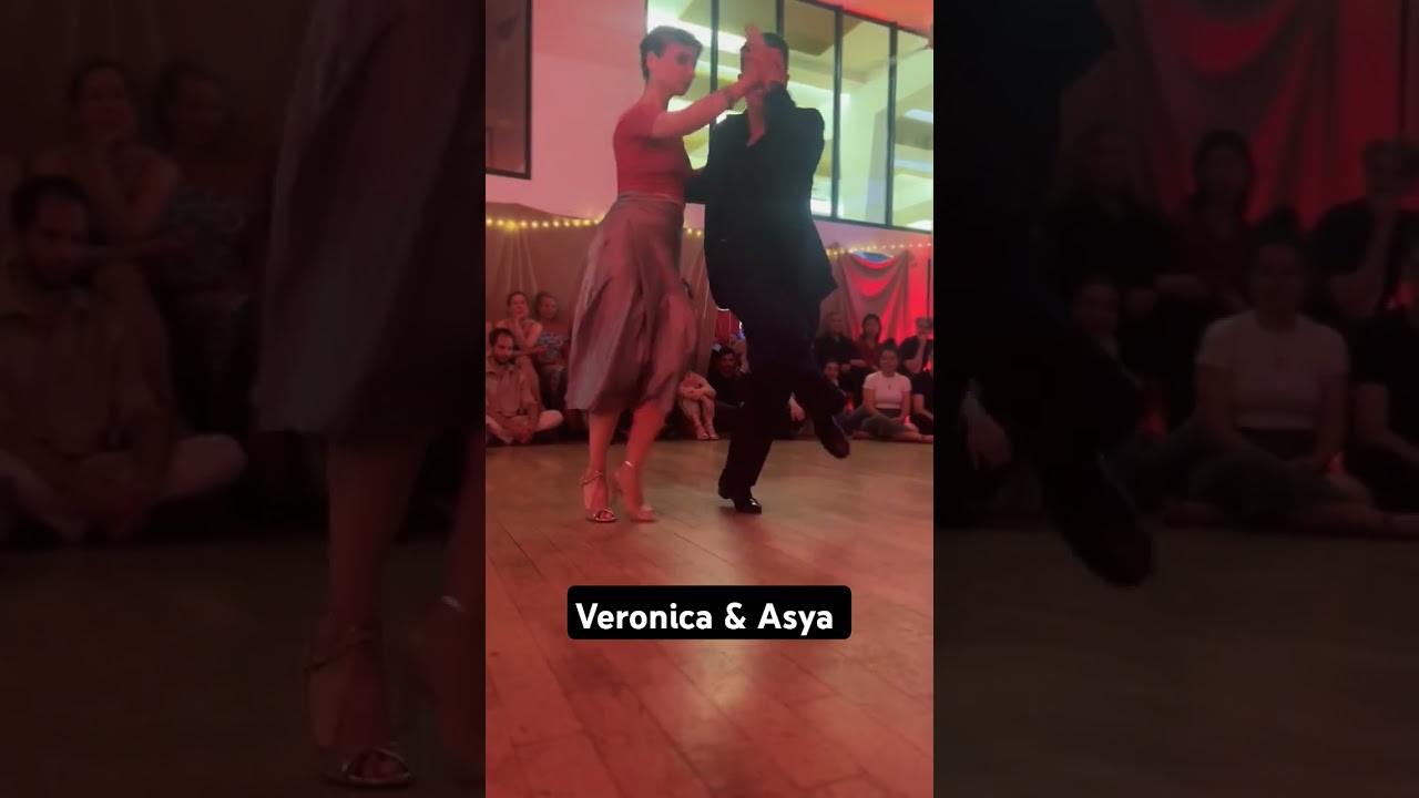 Video thumbnail for Veronica Toumanova and Asya Moiseeva performing at La Dolce Vita, Paris #tangoargentino