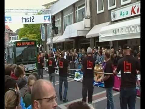 Buspulling 2012 in Hildesheim Team Betonbau