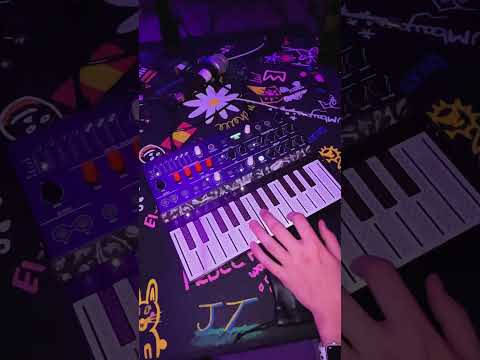 Messing Around With a FREAKY Synth #microfreak #beat #ableton