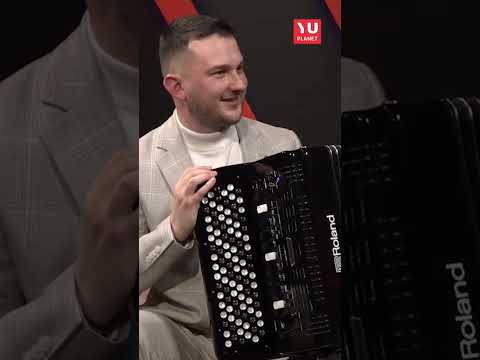 Imali smo čast da ugostimo sjajnog harmonikaša iz Srbije, koji nas je sve na noge digao.