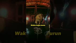 Download lagu Sheila on 7 hujan turun . (story' sheilaon7 )#sheilaon7#storywa #sheilaon7day mp3