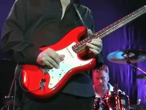 What it is — Mark Knopfler 2005 Rome LIVE soundboard multicam