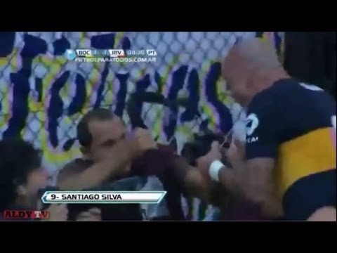 El festejo de Santiago Silva por el gol de Boca ante River
