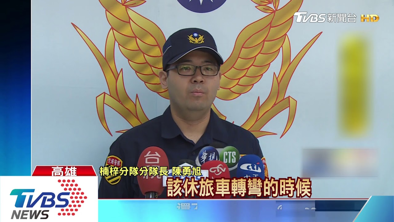 往左卻又突然往右! 汽車擦撞女騎士還輾壓