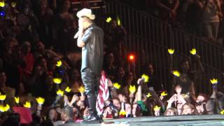 BIGBANG - One of A Kind (beatbox) & Bad Boy (Alive Galaxy Tour, NJ 121109) HD