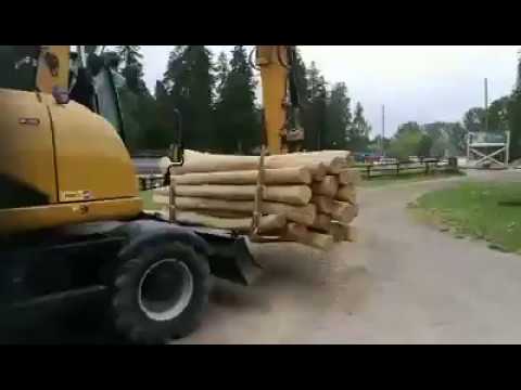 Byggnation av lekplats i Linköping