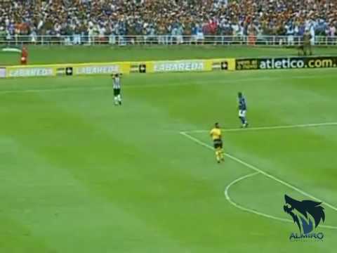 BEST SAVE EVER / Jogada fantástica de Leonardo Silva - Cruzeiro 3x1 Atletico