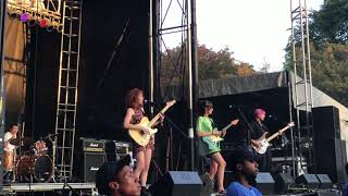 The Regrettes - Lacy Loo (live 9/16/17 @ Riot Fest)